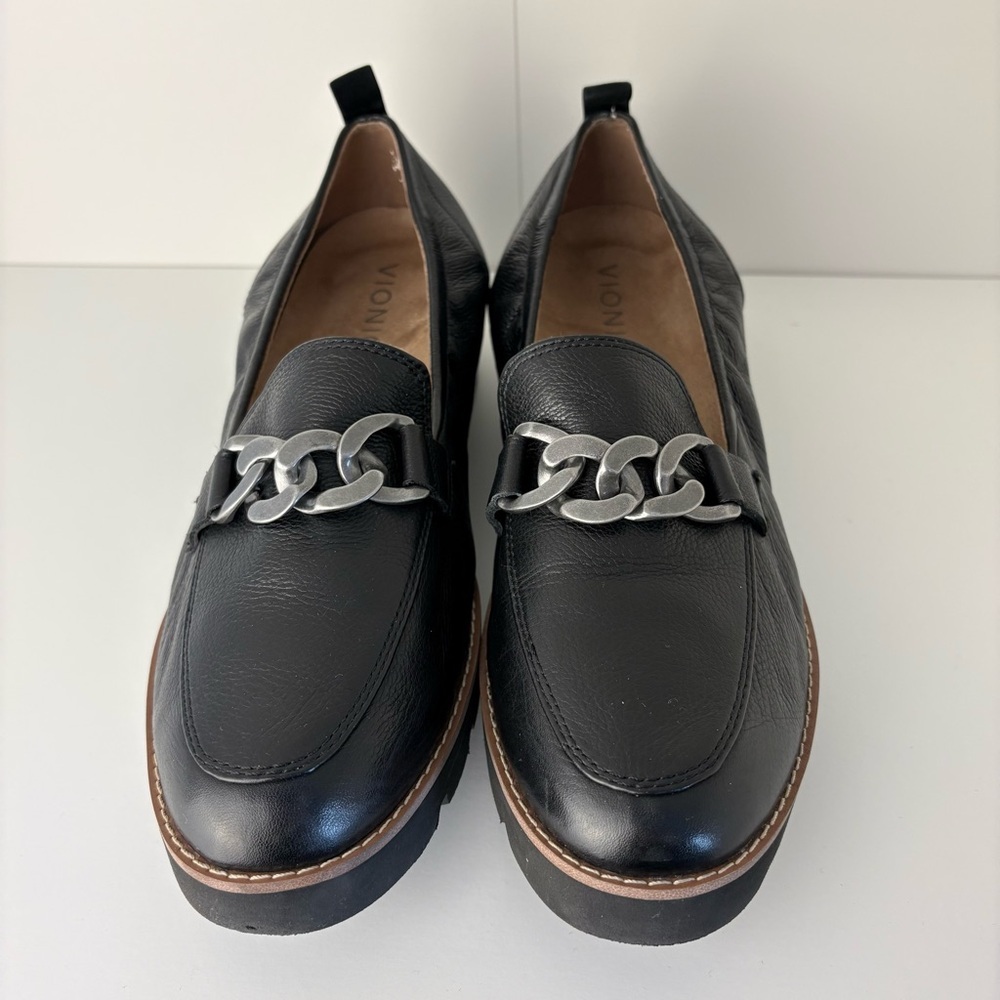 Vionic Cynthia Black Leather Chain Slip On Loafers - Picture 1 of 7